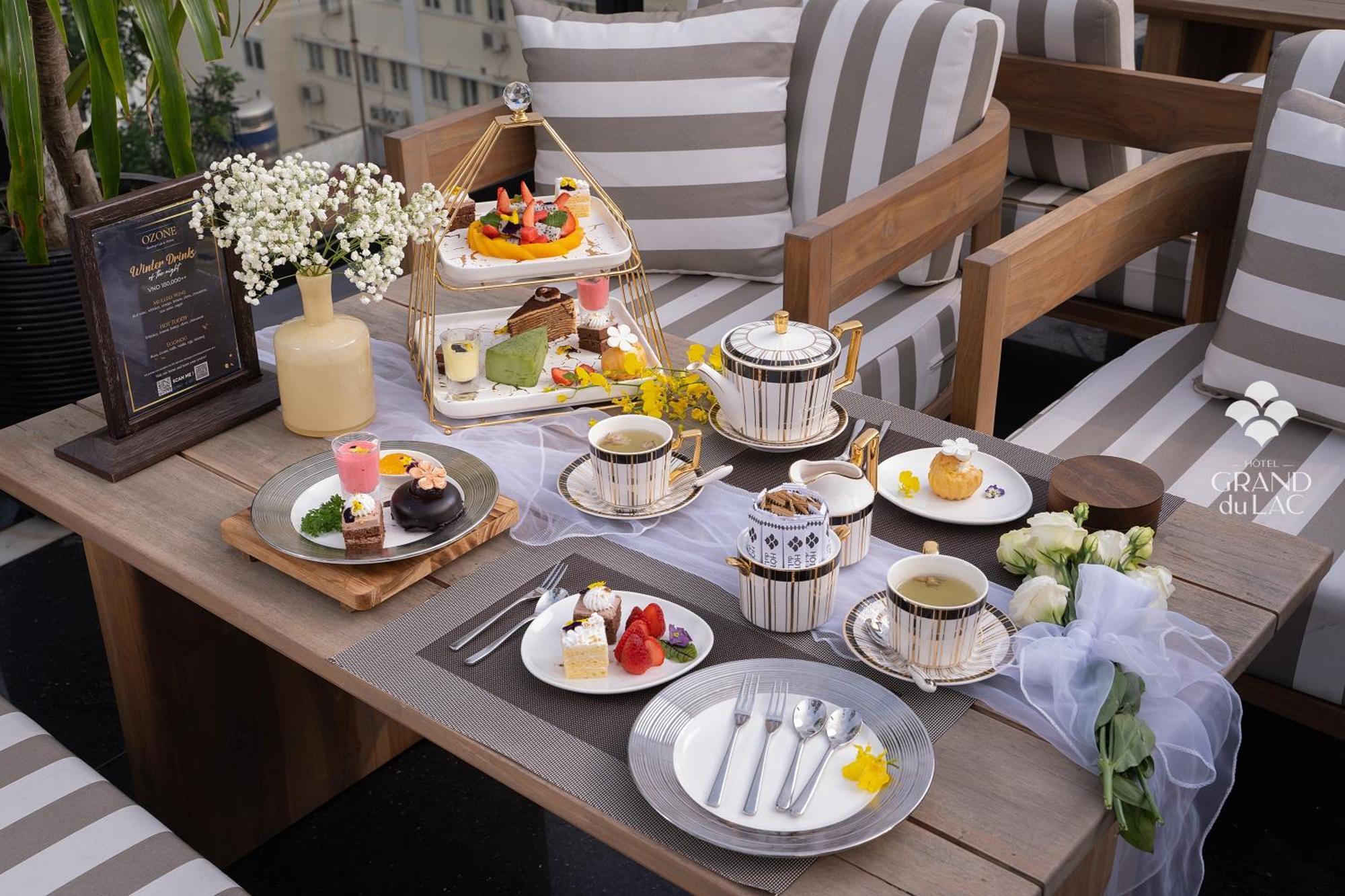Grand Hotel Du Lac Hanoi Exteriör bild Afternoon tea